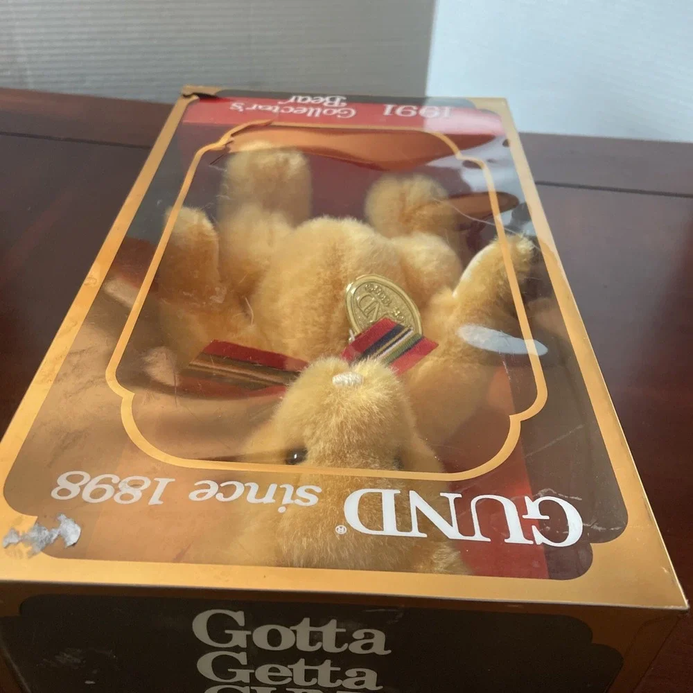 VTG Gotta Getta Gund Collectors Classic Gold Colored Bear 1991 With Original Box